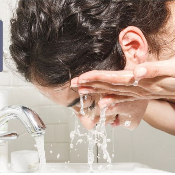 GOLDFADEN MD Pure Start Detoxifying Facial Cleanser - Picture 3 of 6